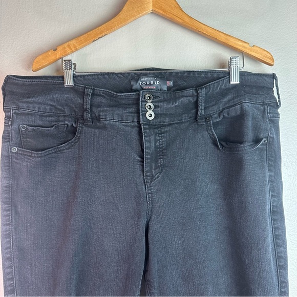 Torrid Jeggings Premium Stretch Distressed Washed Black Sz22R - Picture 4 of 9